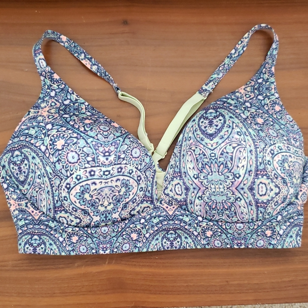Victoria's Secret wireless lightly lined plunge Paisley Print Bra - 36D